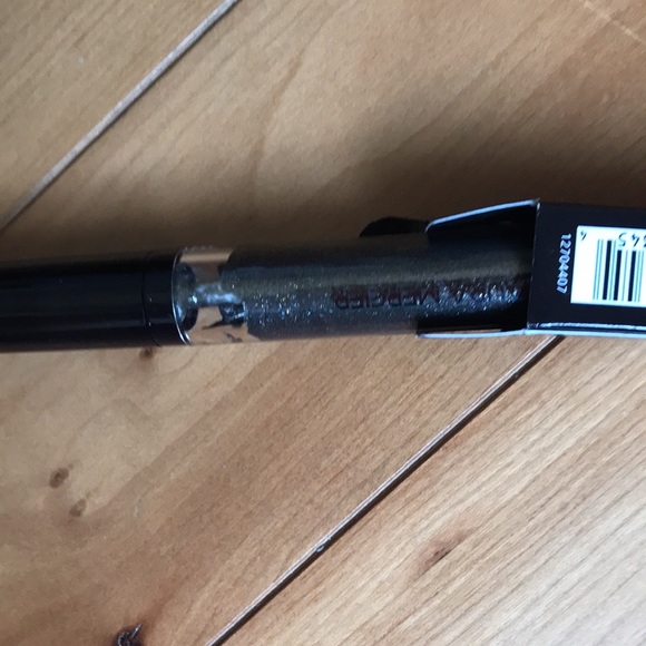 Laura Mercier - Liquid Eye Shadow- Caviar Chrome Veil - Night Sky - Picture 2 of 7